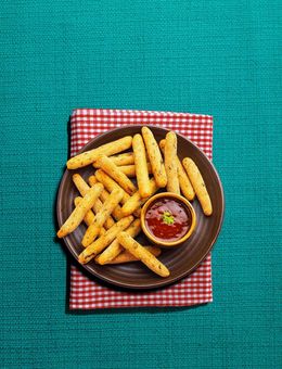 Junk Food Cravings Surge in Monsoon: Why Science Explains